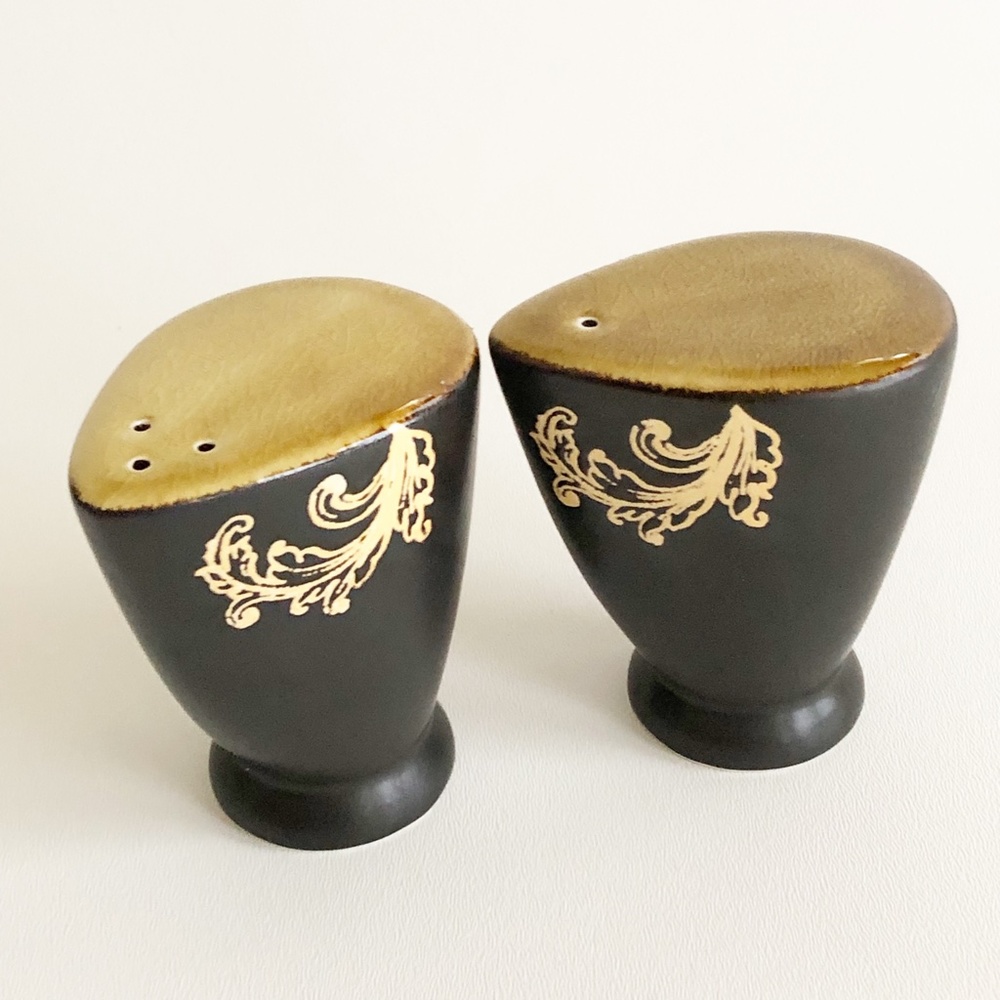 Salt & Pepper Shaker Modernist Tapered Tear Drop Stoneware Black Brown Scroll